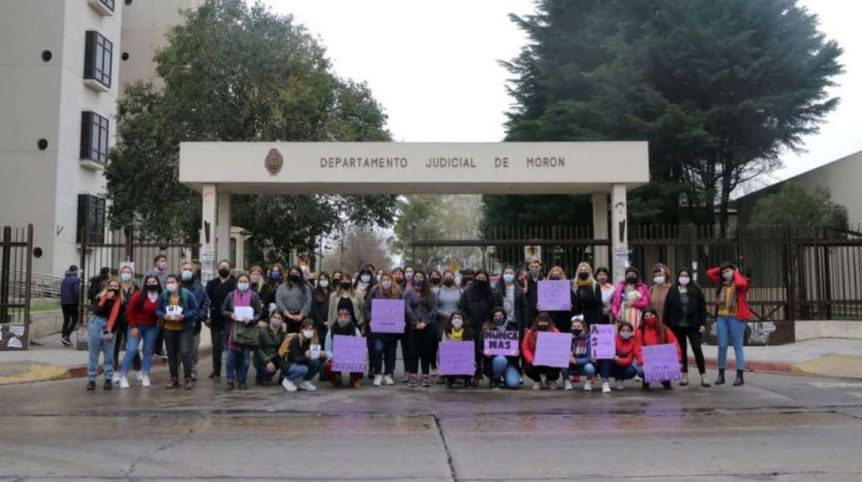 Dictan 50 años de prisión para un hombre que abusaba de sus hijas