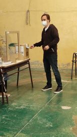 Dirigentes y candidatos ya fueron a emitir su voto