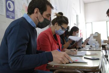 Dirigentes y candidatos ya fueron a emitir su voto