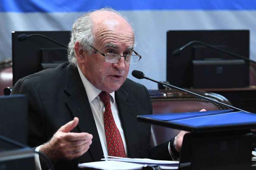Senador patagónico propone la vuelta del Fútbol Para Todos