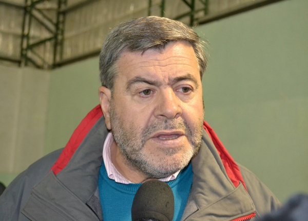 Maimo se atrinchera tras las urnas