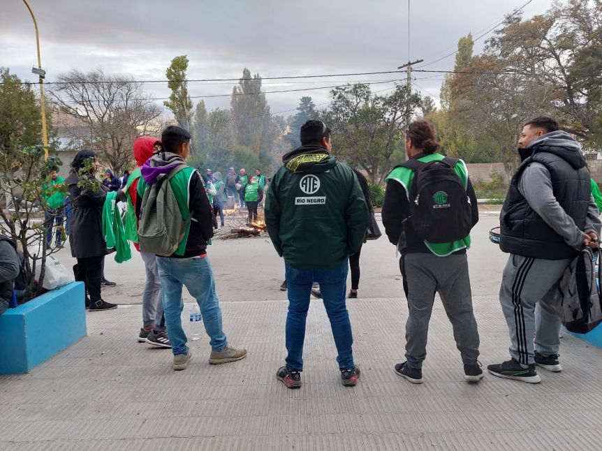 Un dolor de cabeza para Arabela: paros y protestas gremiales
