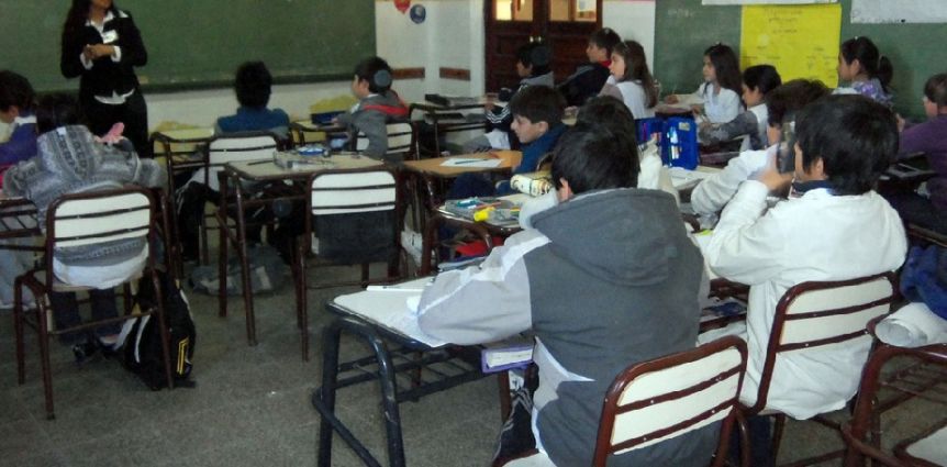 Proponen que los funcionarios se atiendan en el sistema público y manden a sus hijos a escuelas estatales