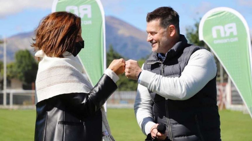 Tras el grave accidente, de a poco Deco se reincorpora a la política