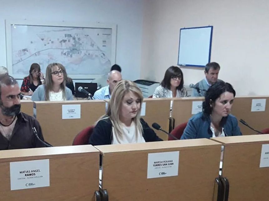 Acusaciones en el Concejo Deliberante de Plottier por impedir que se traten proyectos presentados por la Intendenta