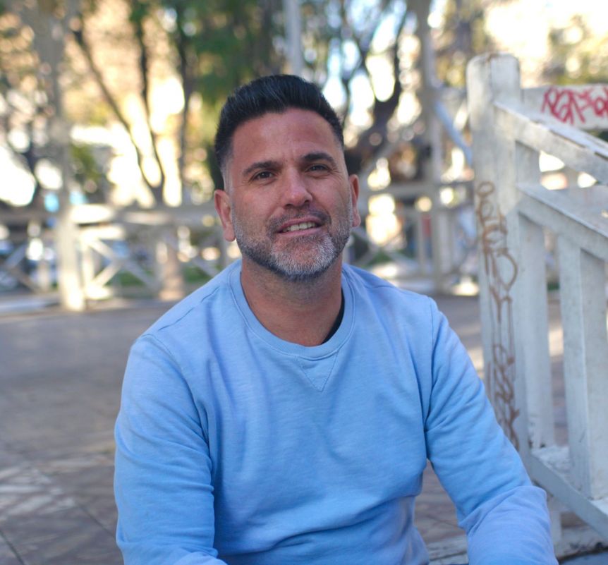 Mamet apunta a “transformar los planes sociales en trabajo genuino