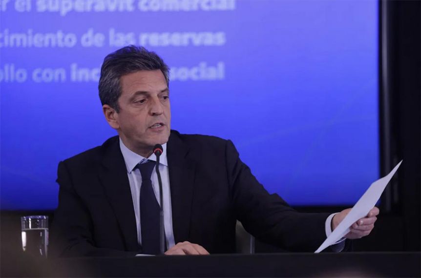 Massa define más medidas, anuncia a su vice y prepara reconversión de planes sociales