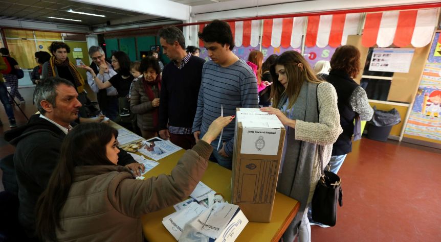 Argentinos “desencantandos”: los datos de una encuesta camino a 2023