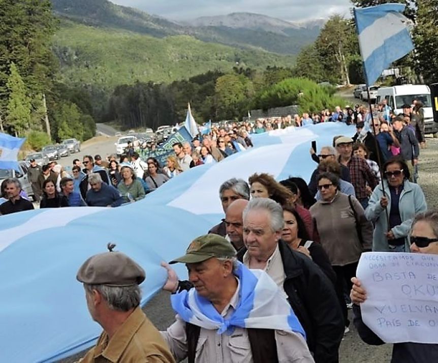 Villa La Angostura: vecinos se cruzaron con mapuches que quisieron usurpar un terreno