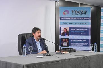 Felipe Pigna presentó el ciclo de charlas y cine 